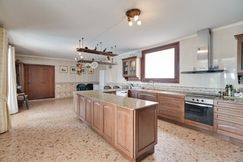 Купить виллу в Барселона, Испания с 6 спален, 654м², № 1276 - фото 14