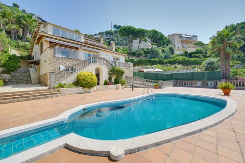 Купить виллу в Льорет-де-Мар, Испания с 5 спален, 397м², № 1271 - фото 3