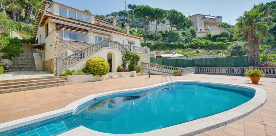 Вилла с 5 спальнями в Льорет-де-Мар, Герона, Каталония, Испания № 1271