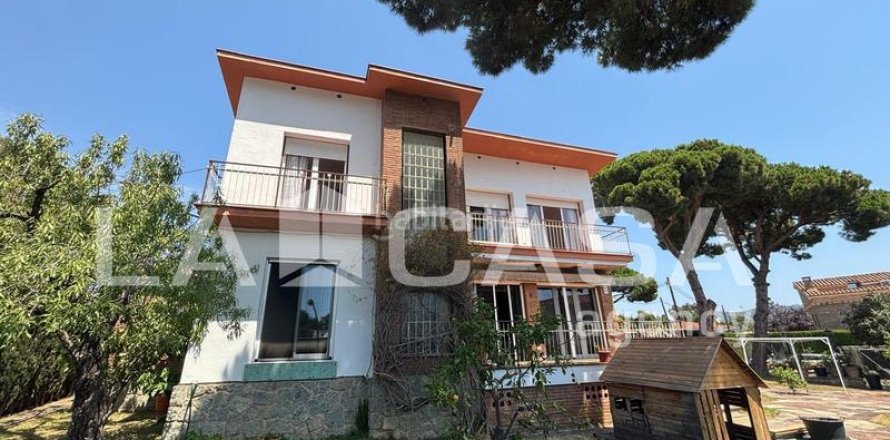 Дом с 5 спальнями в Премии де Дальте, Барселона, Каталония, Испания № 2013