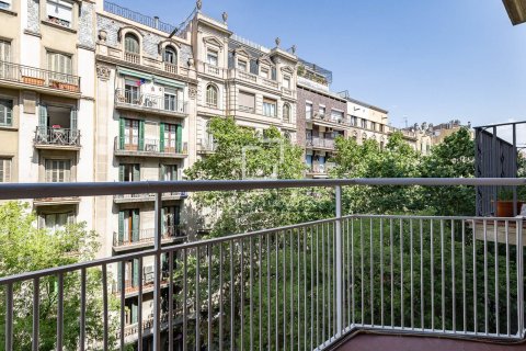 Apartamento de 4 dormitorios en venta en Barcelona, Cataluña, Spain № 6822 - foto 12