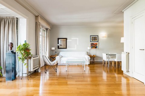 Apartamento de 4 dormitorios en venta en Barcelona, Cataluña, Spain № 6822