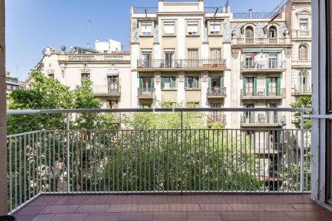 Apartamento de 4 dormitorios en venta en Barcelona, Cataluña, Spain № 6822 - foto 15