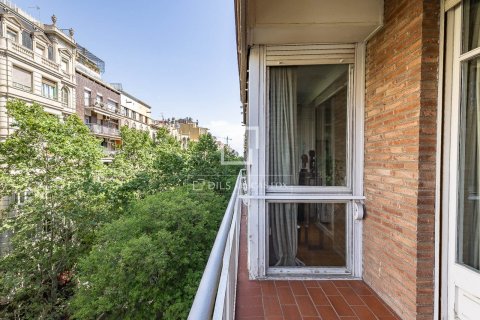 Apartamento de 4 dormitorios en venta en Barcelona, Cataluña, Spain № 6822 - foto 16