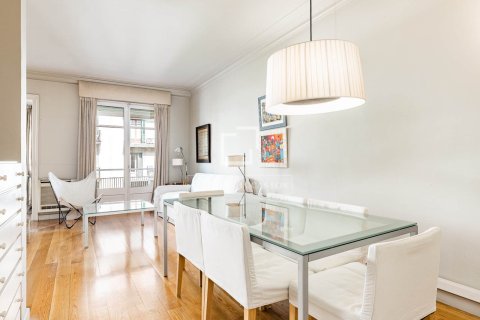 Apartamento de 4 dormitorios en venta en Barcelona, Cataluña, Spain № 6822 - foto 5