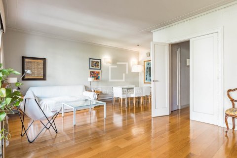 Apartamento de 4 dormitorios en venta en Barcelona, Cataluña, Spain № 6822 - foto 4