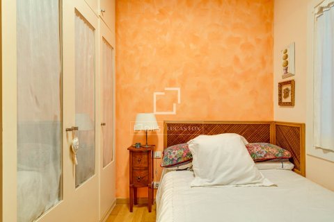 Apartamento de 3 dormitorios en venta en Barcelona, Cataluña, Spain № 6823 - foto 24