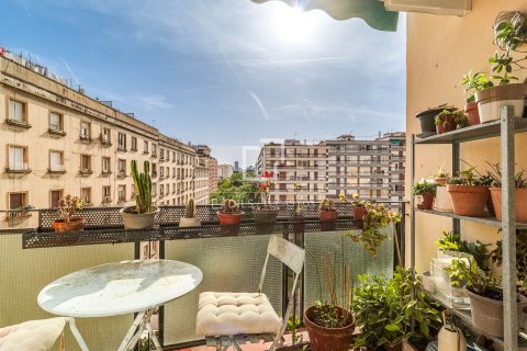 Apartamento de 3 dormitorios en venta en Barcelona, Cataluña, Spain № 6823 - foto 6