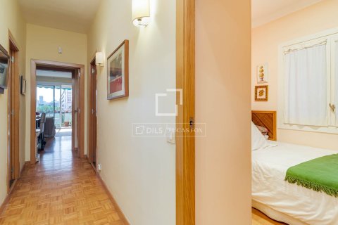 Apartamento de 3 dormitorios en venta en Barcelona, Cataluña, Spain № 6823 - foto 22