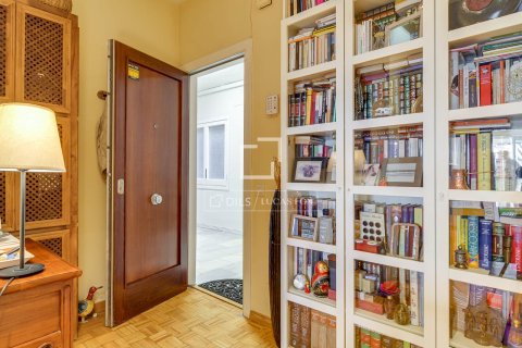 Apartamento de 3 dormitorios en venta en Barcelona, Cataluña, Spain № 6823 - foto 21