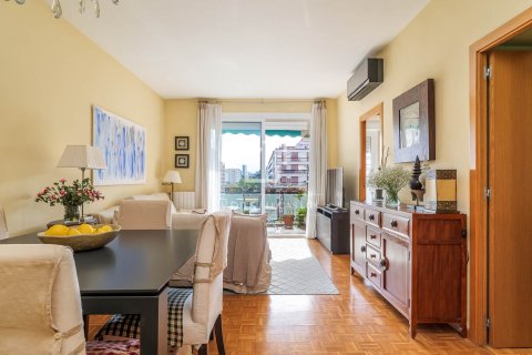 Apartamento de 3 dormitorios en venta en Barcelona, Cataluña, Spain № 6823 - foto 4