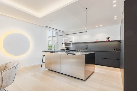 Apartamento de 4 dormitorios en venta en Barcelona, Cataluña, Spain № 6817 - foto 9