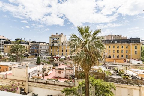 Apartamento de 4 dormitorios en venta en Barcelona, Cataluña, Spain № 6817 - foto 30