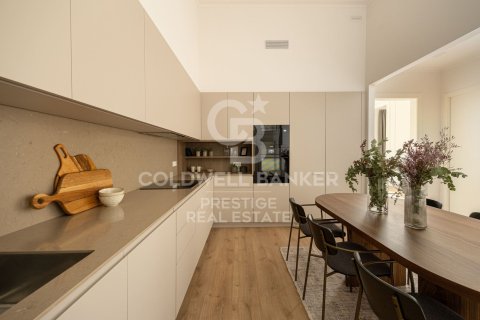 Apartamento de 3 dormitorios en venta en Barcelona, Cataluña, Spain № 6094 - foto 4