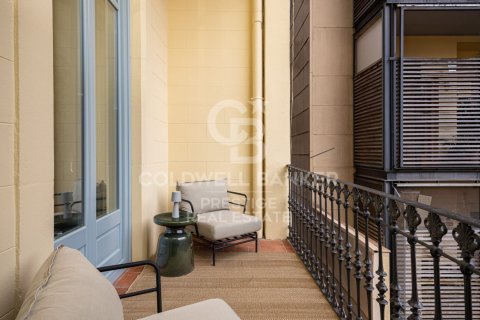 Apartamento de 3 dormitorios en venta en Barcelona, Cataluña, Spain № 6094 - foto 10