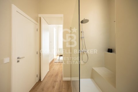 Apartamento de 3 dormitorios en venta en Barcelona, Cataluña, Spain № 6094 - foto 15
