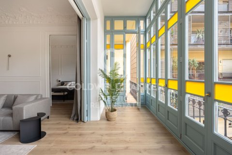 Apartamento de 3 dormitorios en venta en Barcelona, Cataluña, Spain № 6094 - foto 3
