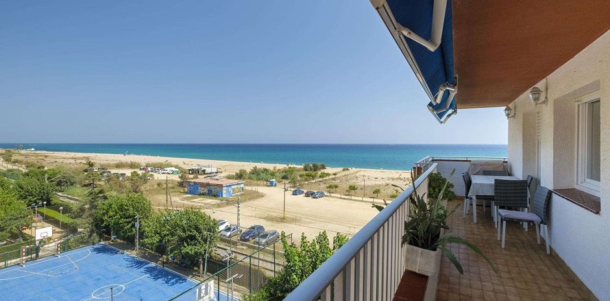 3 bedrooms apartment for sale in Arenys de Mar, Barcelona, Catalonia, Spain № 6210