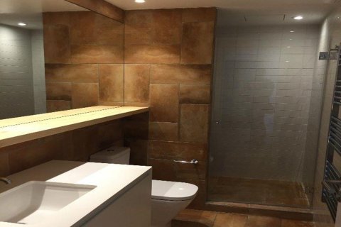 1363 sq.m. commercial property for sale in Barcelona, Catalonia, Spain № 6206 - photo 2