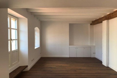 1363 sq.m. commercial property for sale in Barcelona, Catalonia, Spain № 6206 - photo 6