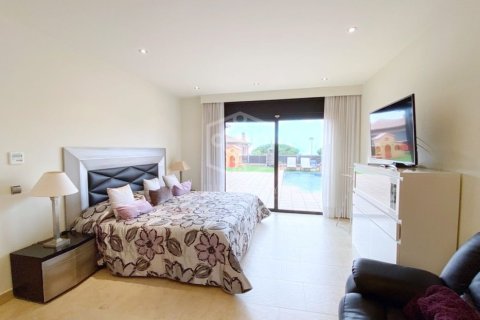 Купить виллу в Кальдес д'Эстрак, Испания с 5 спален, 379м², № 945 - фото 30