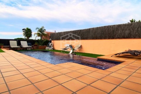 Купить виллу в Кальдес д'Эстрак, Испания с 5 спален, 379м², № 945 - фото 4