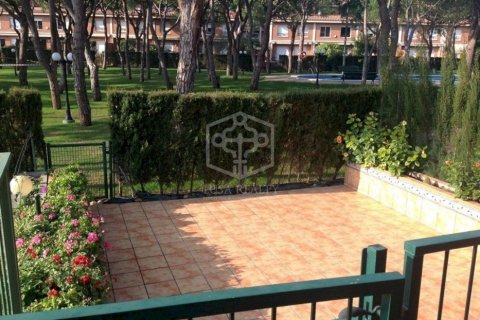 Купить таунхаус в Гава, Испания с 4 спальни, 260м², № 942 - фото 16