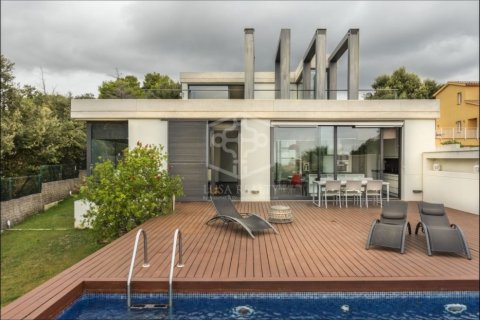 Купить виллу в Сан-Висенс де Монтальт, Испания с 4 спальни, 500м², № 941 - фото 2