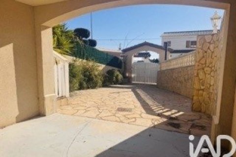 Сasa de 4 dormitorios en venta en Roda de Berà, Tarragona, Cataluña, Spain № 4681 - foto 18