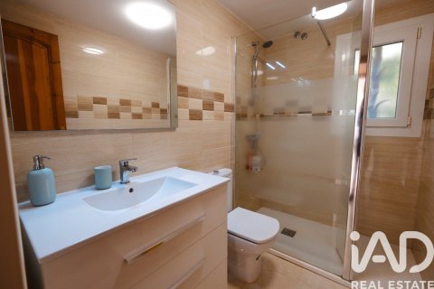 Сasa de 4 dormitorios en venta en Roda de Berà, Tarragona, Cataluña, Spain № 4681 - foto 14