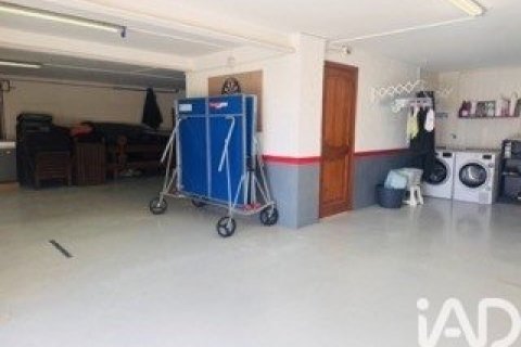 Сasa de 4 dormitorios en venta en Roda de Berà, Tarragona, Cataluña, Spain № 4681 - foto 17