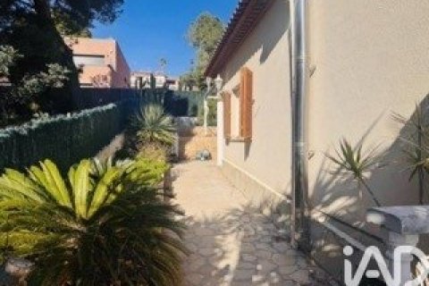 Сasa de 4 dormitorios en venta en Roda de Berà, Tarragona, Cataluña, Spain № 4681 - foto 20