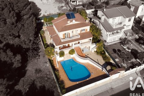 Сasa de 4 dormitorios en venta en Roda de Berà, Tarragona, Cataluña, Spain № 4681 - foto 2