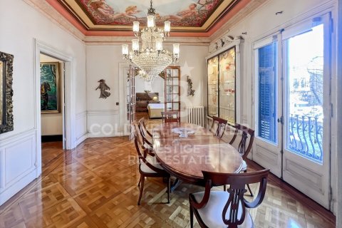 3 bedrooms apartment for sale in Barcelona, Catalonia, Spain № 5782 - photo 2