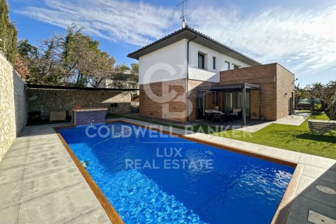 Дом с 5 спальнями в Розы, Герона, Каталония, Испания № 5783