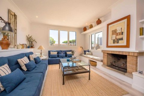 Купить дом в Калелья-де-Палафружель, Испания с 6 комнат, № 1763 - фото 5