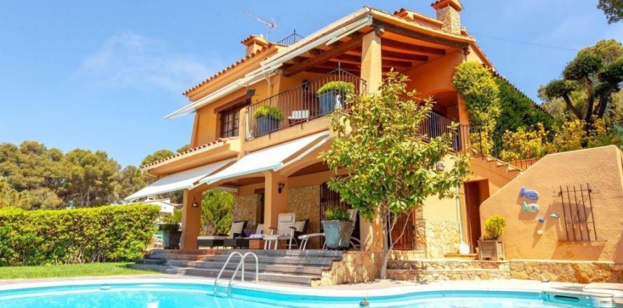 Дом с 5 спальнями в Тамариу, Герона, Каталония, Испания № 1765