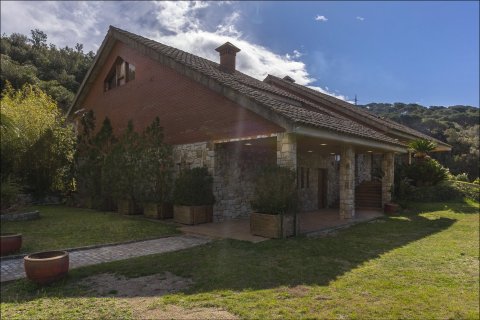 Купить дом в Сан-Андреу-де-Льяванерес, Испания с 6 комнат, № 1762 - фото 5