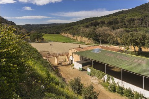 Купить дом в Сан-Андреу-де-Льяванерес, Испания с 6 комнат, № 1762 - фото 12