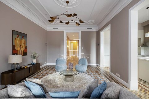 4 chambres apartment à vendre à Barcelona, Catalonia, Spain № 4113 - photo 2