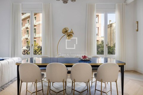 3 chambres apartment à vendre à Barcelona, Catalonia, Spain № 4115 - photo 2