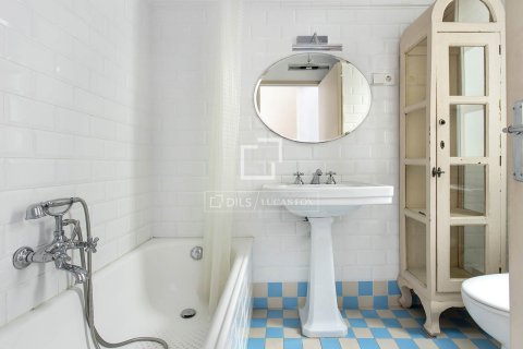 Apartamento de 2 dormitorios en alquiler en Barcelona, Cataluña, Spain № 7165 - foto 15