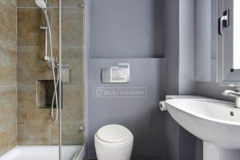 Apartamento de 2 dormitorios en alquiler en Barcelona, Cataluña, Spain № 7165 - foto 4