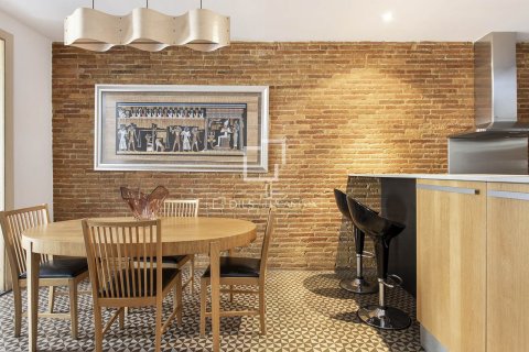 Apartamento de 2 dormitorios en alquiler en Barcelona, Cataluña, Spain № 7165 - foto 26