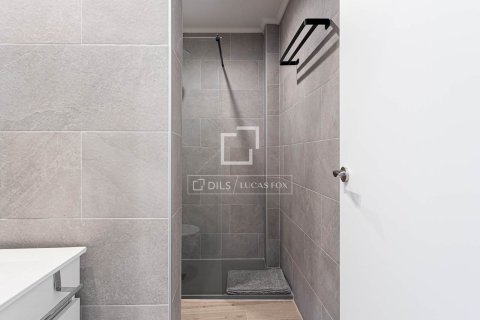 Apartamento de 2 dormitorios en alquiler en Barcelona, Cataluña, Spain № 7160 - foto 20