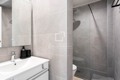 Apartamento de 2 dormitorios en alquiler en Barcelona, Cataluña, Spain № 7160 - foto 18