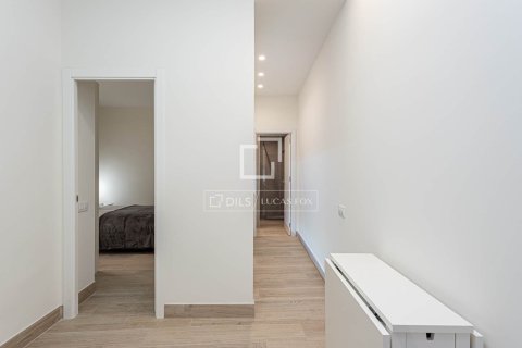 Apartamento de 2 dormitorios en alquiler en Barcelona, Cataluña, Spain № 7160 - foto 19
