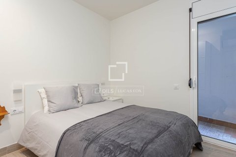 Apartamento de 2 dormitorios en alquiler en Barcelona, Cataluña, Spain № 7160 - foto 14