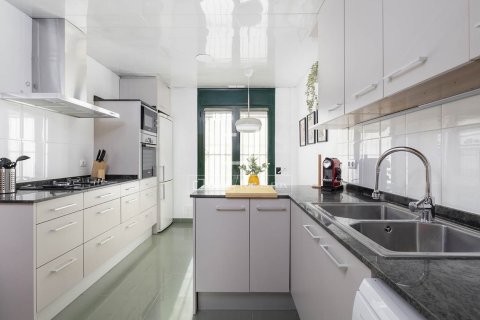 Villa de 3 dormitorios en alquiler en Barcelona, Cataluña, Spain № 7163 - foto 20