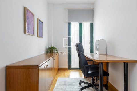 Villa de 3 dormitorios en alquiler en Barcelona, Cataluña, Spain № 7163 - foto 6